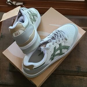 Men's NWT Asics EX 89 shoes size 10.5